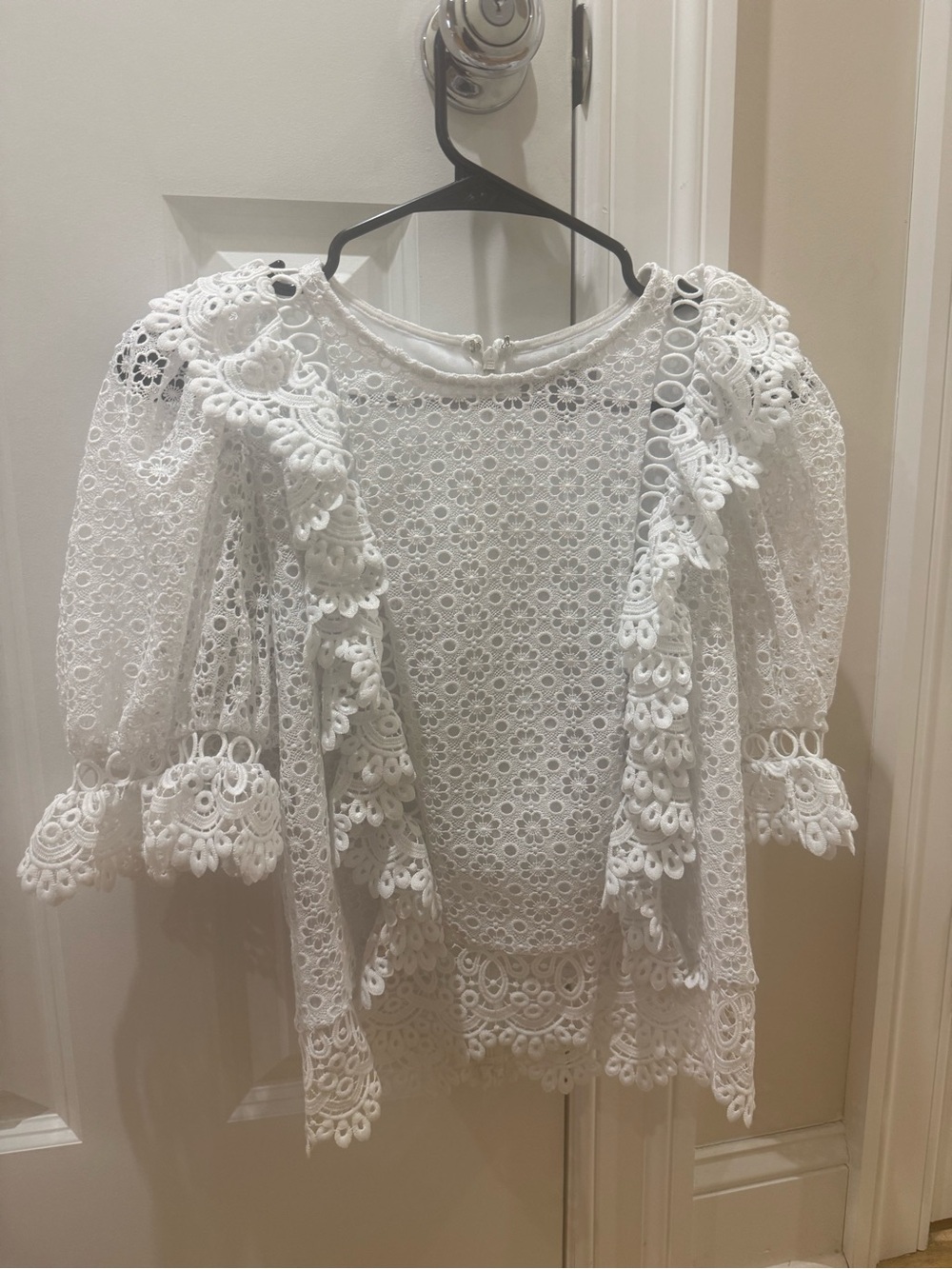 EXPRESS Women’s size small White Lace Crochet Peasant Top